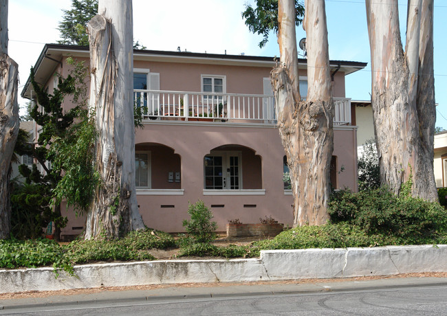 807 El Camino Real in Burlingame, CA - Foto de edificio - Building Photo