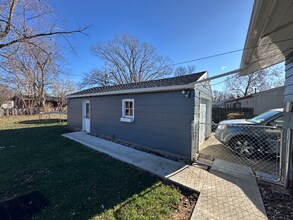 2204 Melrose Ave in Ames, IA - Foto de edificio - Building Photo