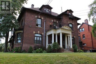 646 Broadview Ave in Toronto, ON - Building Photo