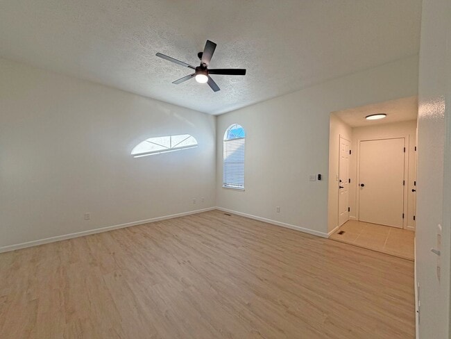 4835-4837 S Glenn Ave in Springfield, MO - Building Photo - Building Photo