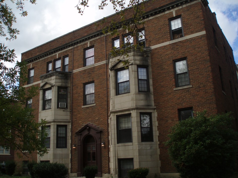 South Moreland Apartments in Cleveland, OH - Building Photo