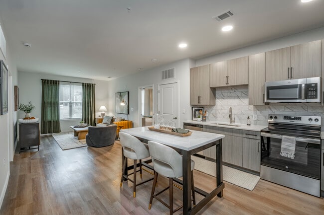 Perimeter Pointe in Charlotte, NC - Foto de edificio - Interior Photo