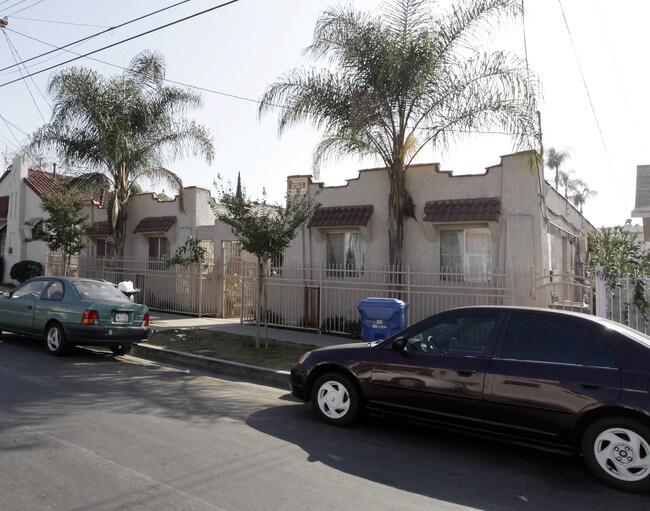 4218-4222 1/2 Lockwood Ave in Los Angeles, CA - Building Photo - Building Photo