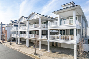 20 S Douglas Ave in Margate City, NJ - Building Photo