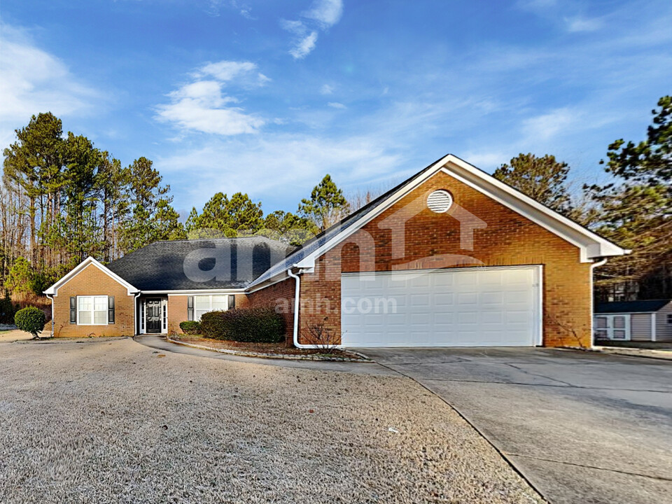 4411 Saddlebend Trail in Snellville, GA - Building Photo