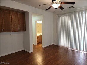 11824 Amistoso Ln in Las Vegas, NV - Building Photo - Building Photo