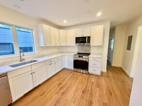 3 Freeborn St in Newport, RI - Building Photo - Building Photo