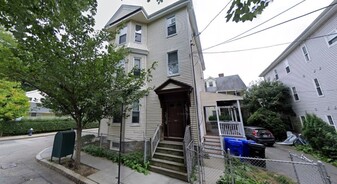 23 Roberts St, Unit 2 in Brookline, MA - Building Photo