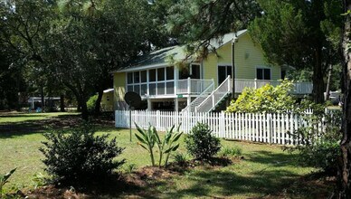 1748 Malone Ln in Gulf Shores, AL - Building Photo - Building Photo