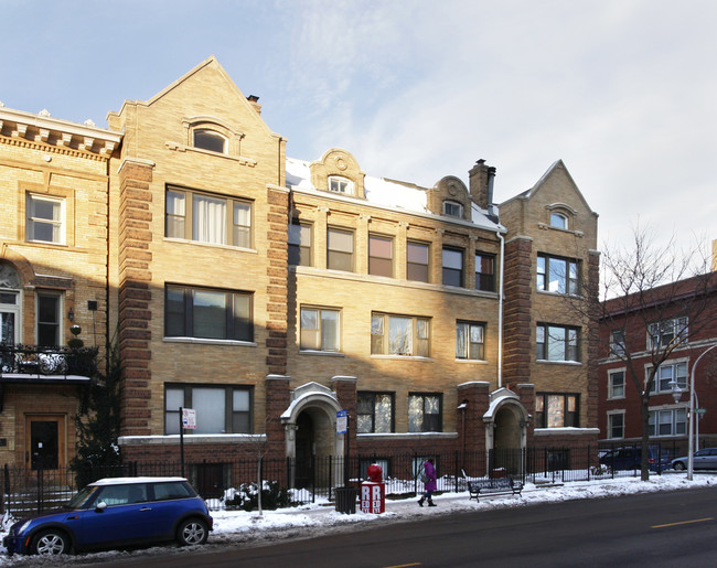 4040-4042 N Clarendon Ave in Chicago, IL - Building Photo - Building Photo