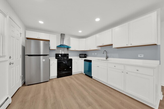 8820 Robin Dr in Des Plaines, IL - Building Photo - Building Photo