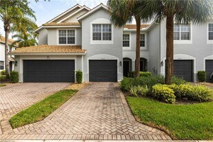 15616 Marcello Cir in Naples, FL - Building Photo