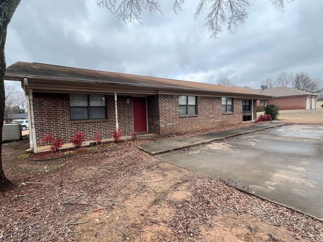 property at 1201 N Nashville Pl
