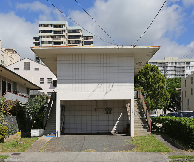 1758 Young St in Honolulu, HI - Building Photo - Building Photo