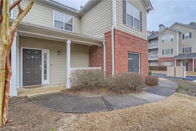 5103 Woodland Ln in Alpharetta, GA - Foto de edificio - Building Photo
