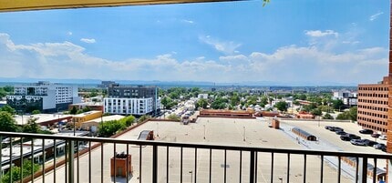 1301 Speer Blvd, Unit 1002 in Denver, CO - Foto de edificio - Building Photo