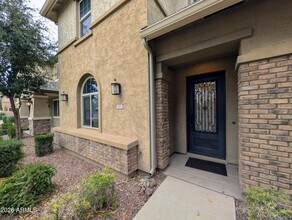 923 S Osborn Ln in Gilbert, AZ - Building Photo - Building Photo