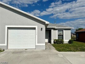 1109 Andalusia Blvd in Cape Coral, FL - Building Photo