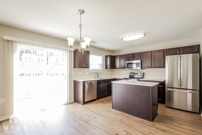 956 Cassidy Dr in Gastonia, NC - Building Photo - Building Photo