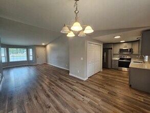 8505 44th Dr NE, Unit Unit B in Marysville, WA - Building Photo - Building Photo