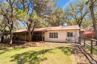 366 New York Ave in New Braunfels, TX - Building Photo - Building Photo