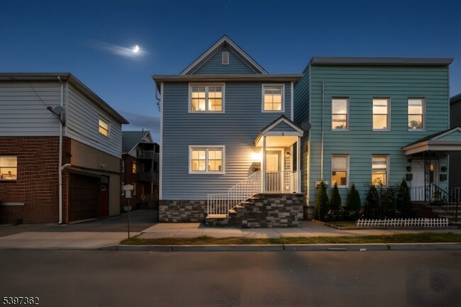 property at 8 Essex St