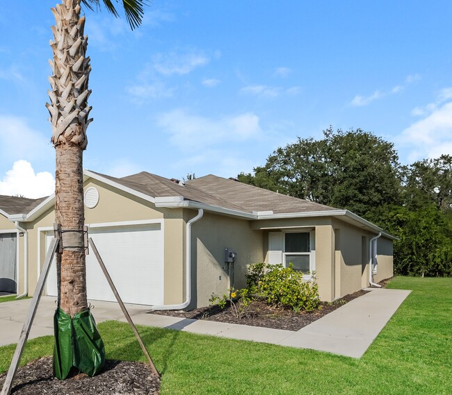 9023 Aegean Cir in Lehigh Acres, FL - Building Photo - Building Photo