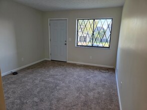 8210 Goldsmith Dr in Reynoldsburg, OH - Building Photo - Building Photo