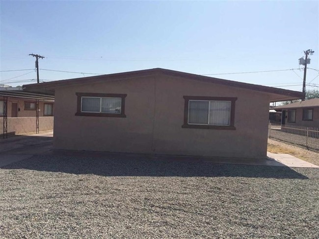 2343-2351 S Madison Ave in Yuma, AZ - Building Photo - Building Photo