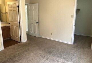 1801 Sara Dr, Unit B in College Station, TX - Building Photo - Building Photo