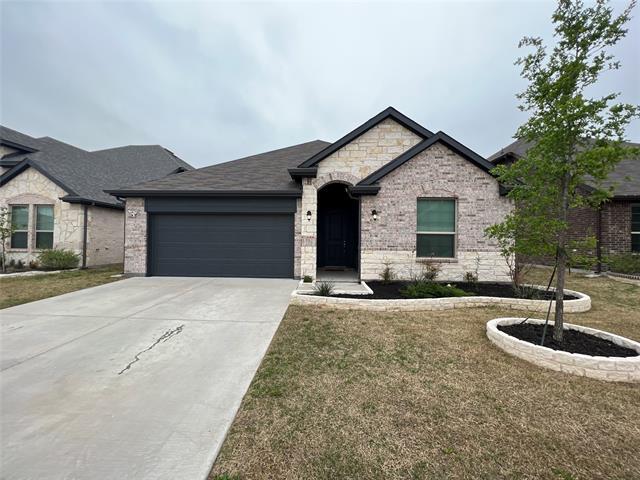 4812 Carmel Valley Dr in Fort Worth, TX - Building Photo