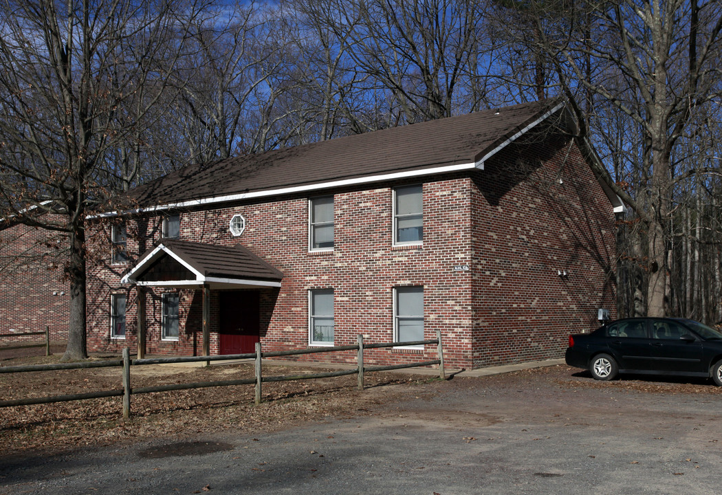 Willowglen Apartments in King George, VA - Building Photo