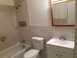 686 S 11th St, Unit First Floor in Newark, NJ - Building Photo - Building Photo