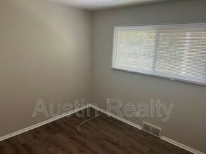 8630 Burton Ave in St. Louis, MO - Building Photo - Building Photo