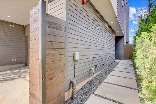 1116 Peden St in Houston, TX - Building Photo - Building Photo