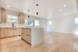 5650 Cartwright Ave, Unit 5650 Cartwright Ave in North Hollywood, CA - Foto de edificio - Building Photo