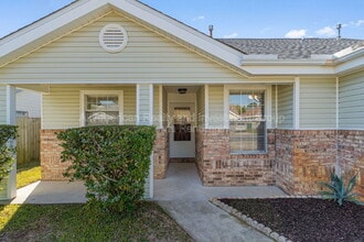 1922 Heartland Dr in Fort Walton Beach, FL - Building Photo - Building Photo