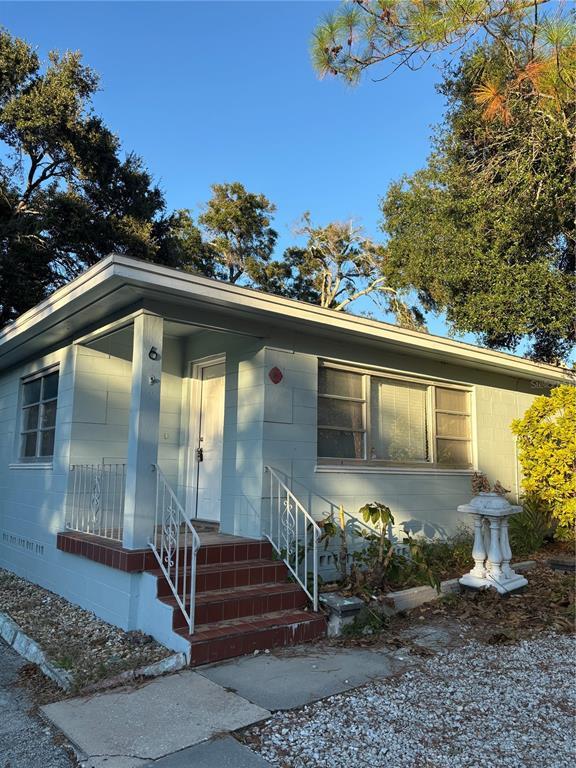 1102 Sunset Point Rd in Clearwater, FL - Building Photo - Building Photo