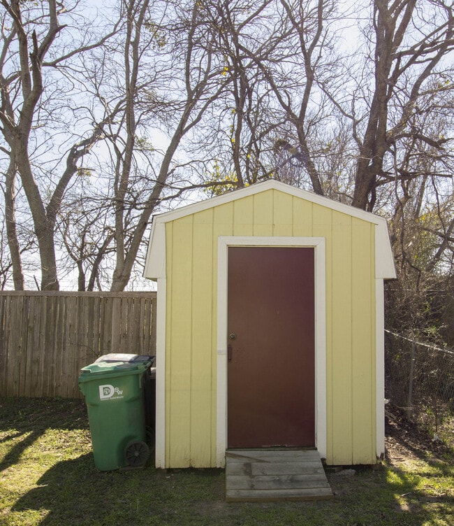 1037 Ramey Cir in Denton, TX - Building Photo - Building Photo