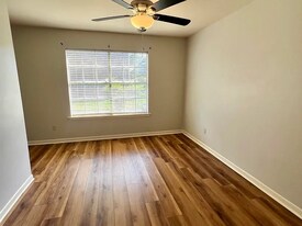 1701 Lobdell Ave in Baton Rouge, LA - Building Photo