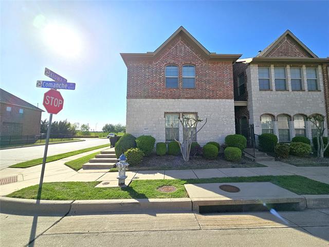 4201 Comanche Dr in Carrollton, TX - Foto de edificio - Building Photo