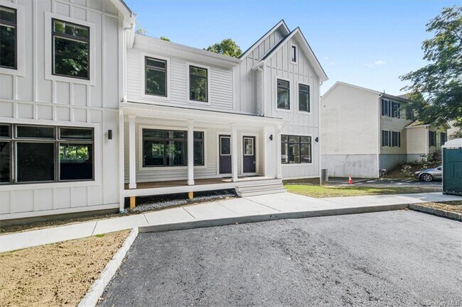 125 Vail Ave-Unit -F in Peekskill, NY - Building Photo - Building Photo
