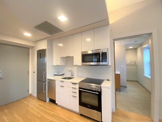 115 Mt Auburn St, Unit 35 in Cambridge, MA - Building Photo - Building Photo