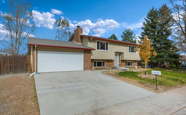 property at 6997 W Roxbury Ave