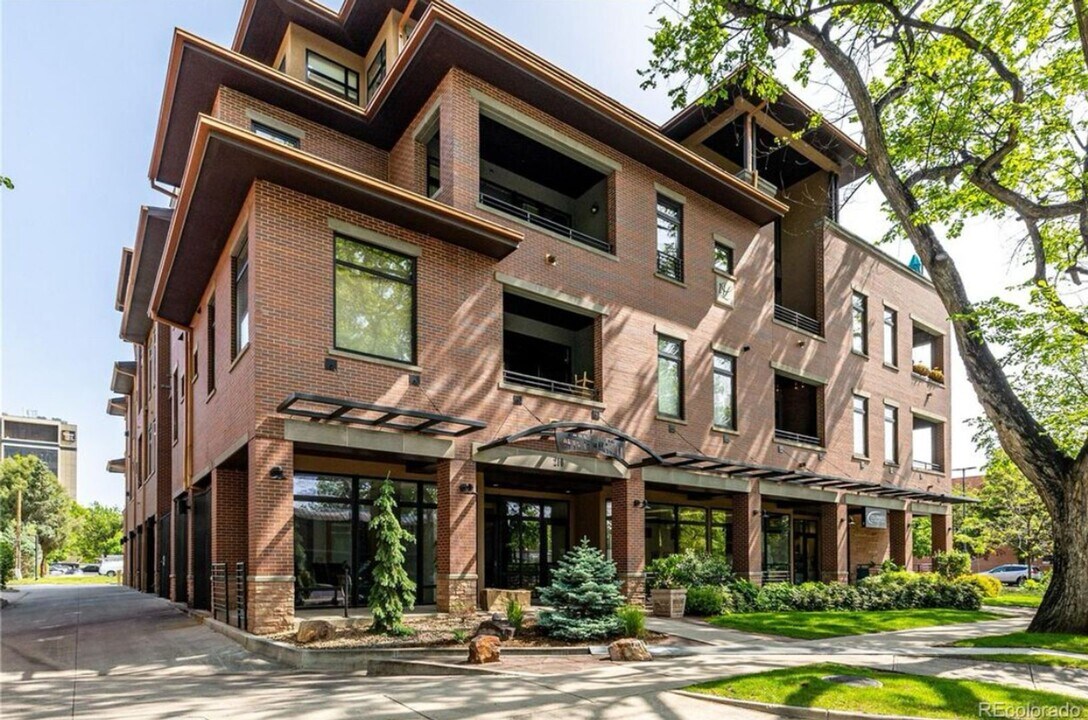 210 W Magnolia St in Fort Collins, CO - Building Photo