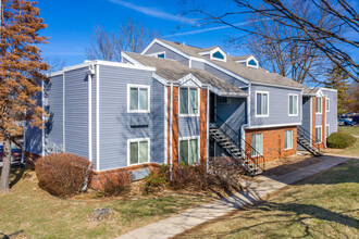 Sunbrook Apartments in St. Charles, MO - Building Photo - Building Photo