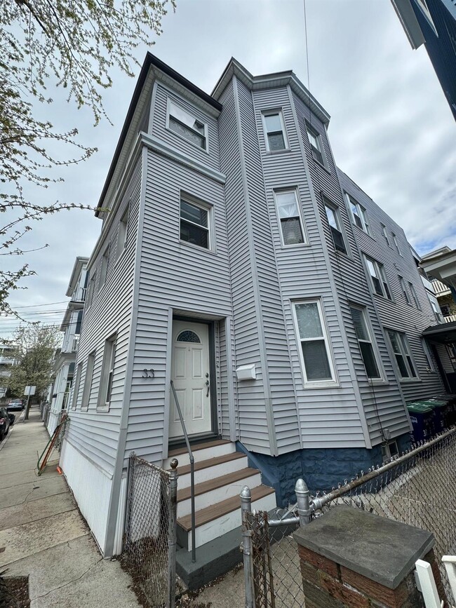 33 Magnus Ave, Unit #3