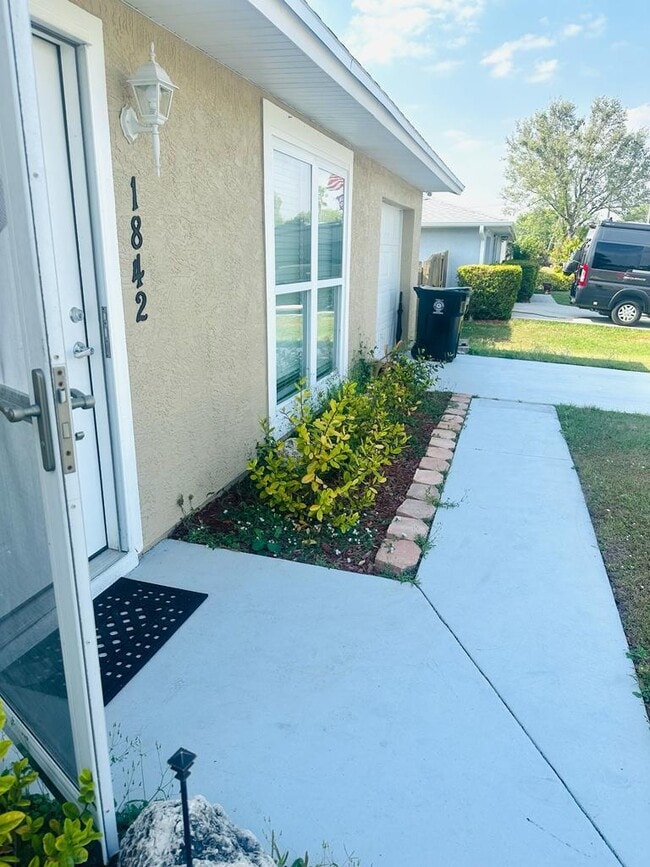 1842 SW Morelia Ln in Port St. Lucie, FL - Building Photo - Building Photo