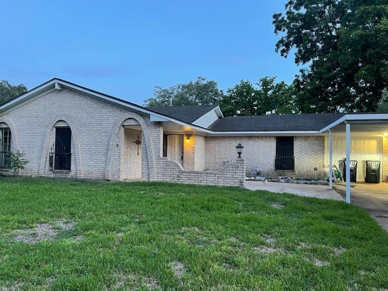 103 Bluebonnet St in Sugar Land, TX - Foto de edificio