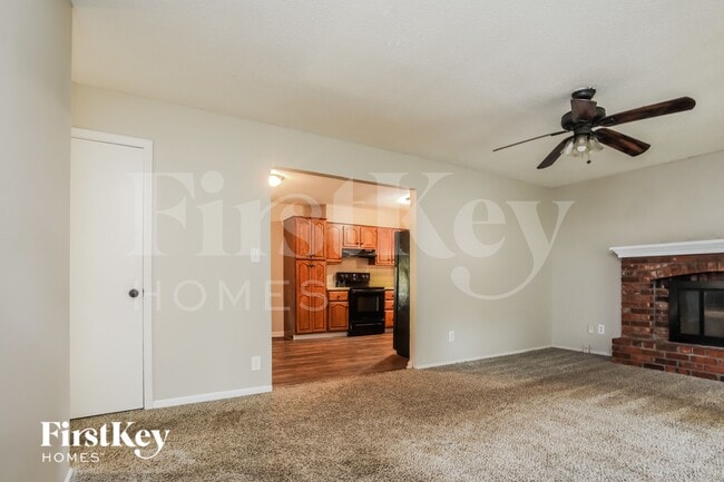 706 N Redwood Dr, Unit 20 in Independence, MO - Building Photo - Building Photo